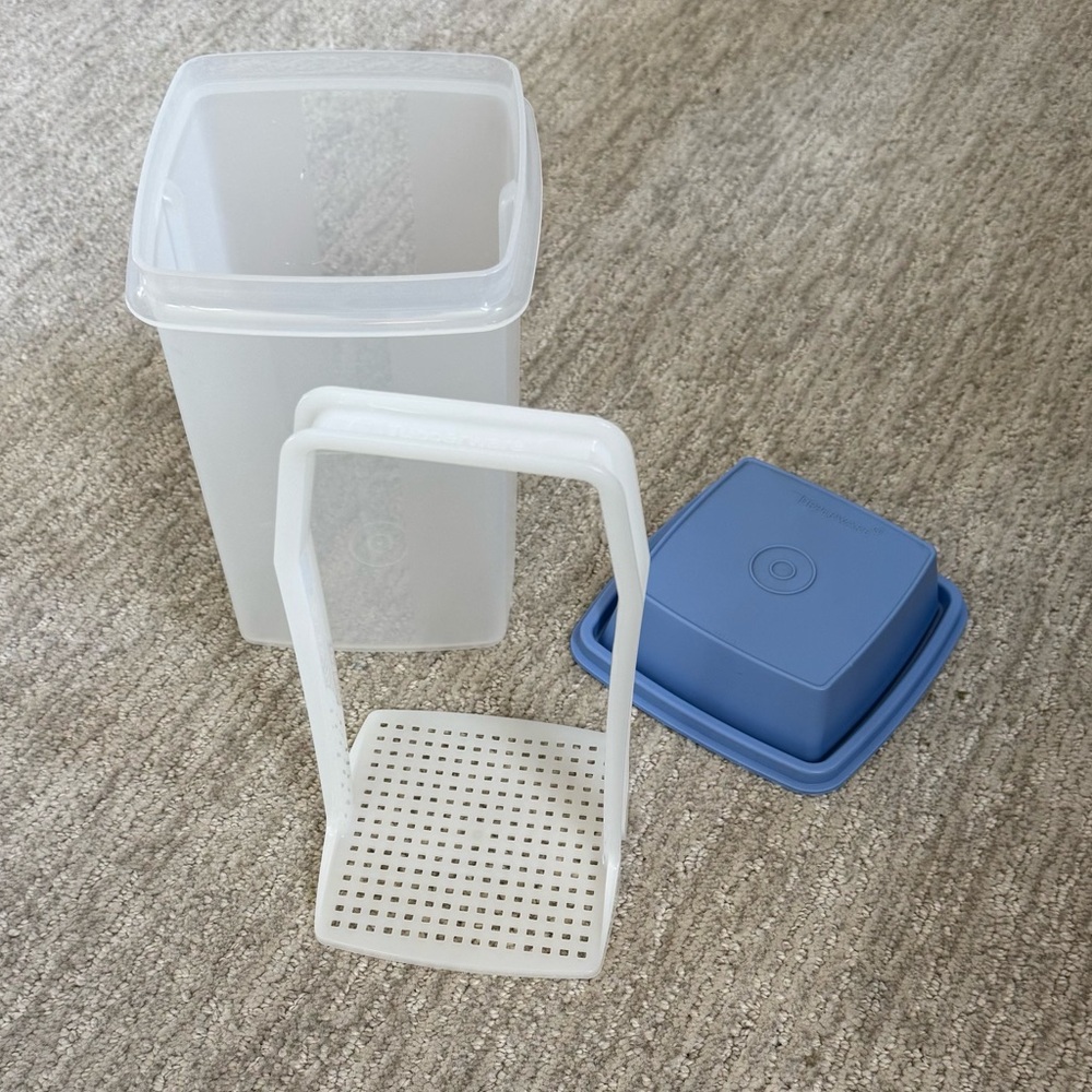 Tupperware Pickle Container